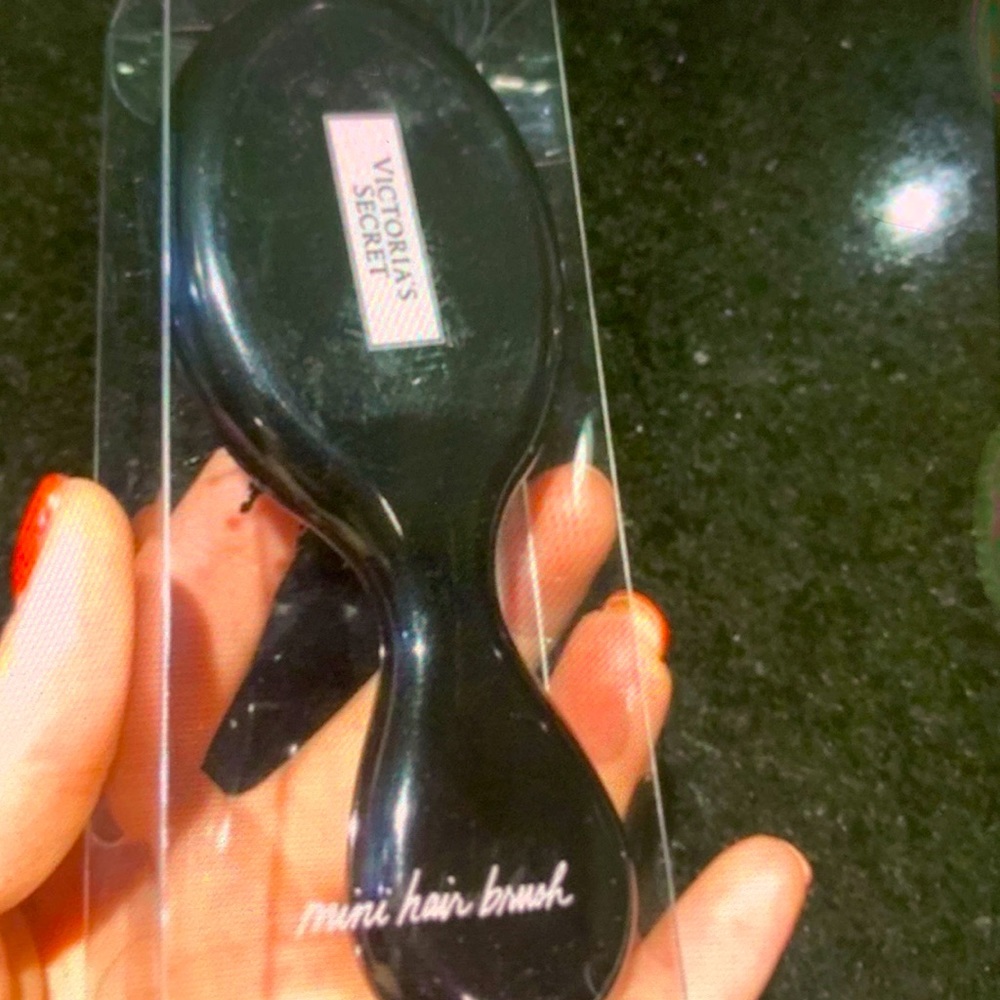 🎉Last one left 🌹Mini hair brush